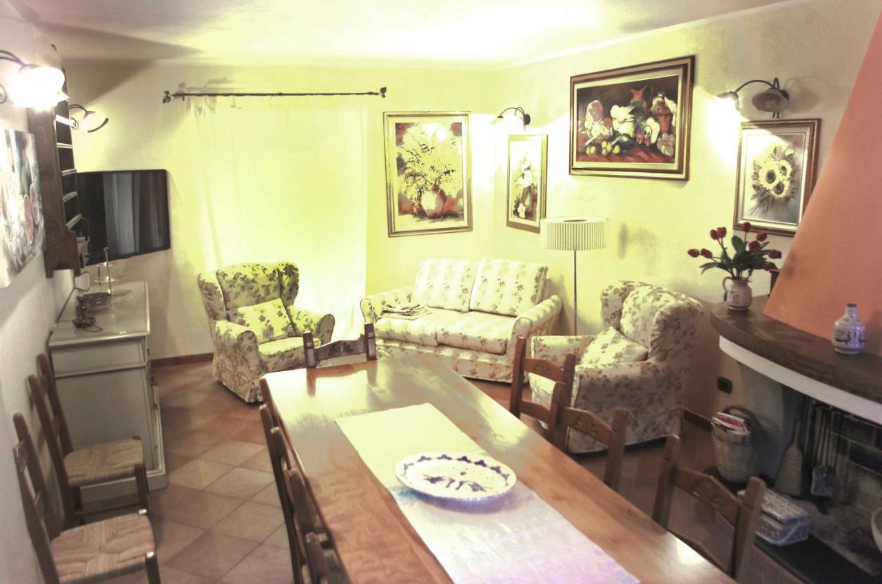 Casa De Ajala - B&B De Charme In Antica Dimora Totalmente Ristrutturata E Dotata Di Tutti I Confort Bagni Privati Spazio Living Patio Esterno Ambienti Climatizzati Degustazioni Prodotti Locali Làconi Exterior photo