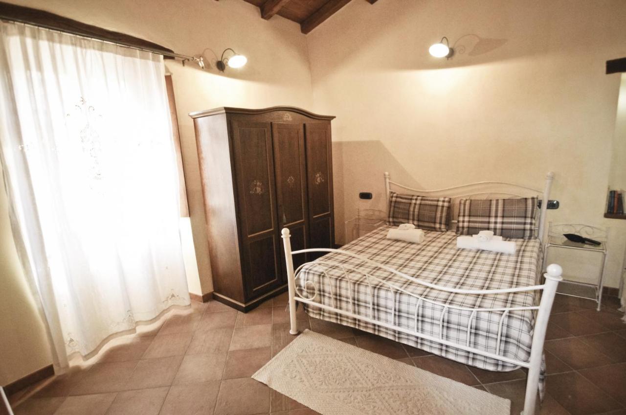 Casa De Ajala - B&B De Charme In Antica Dimora Totalmente Ristrutturata E Dotata Di Tutti I Confort Bagni Privati Spazio Living Patio Esterno Ambienti Climatizzati Degustazioni Prodotti Locali Làconi Exterior photo
