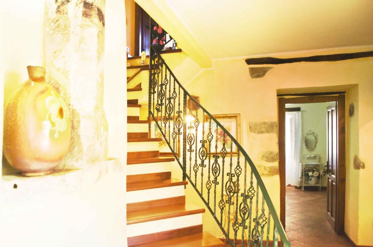 Casa De Ajala - B&B De Charme In Antica Dimora Totalmente Ristrutturata E Dotata Di Tutti I Confort Bagni Privati Spazio Living Patio Esterno Ambienti Climatizzati Degustazioni Prodotti Locali Làconi Exterior photo