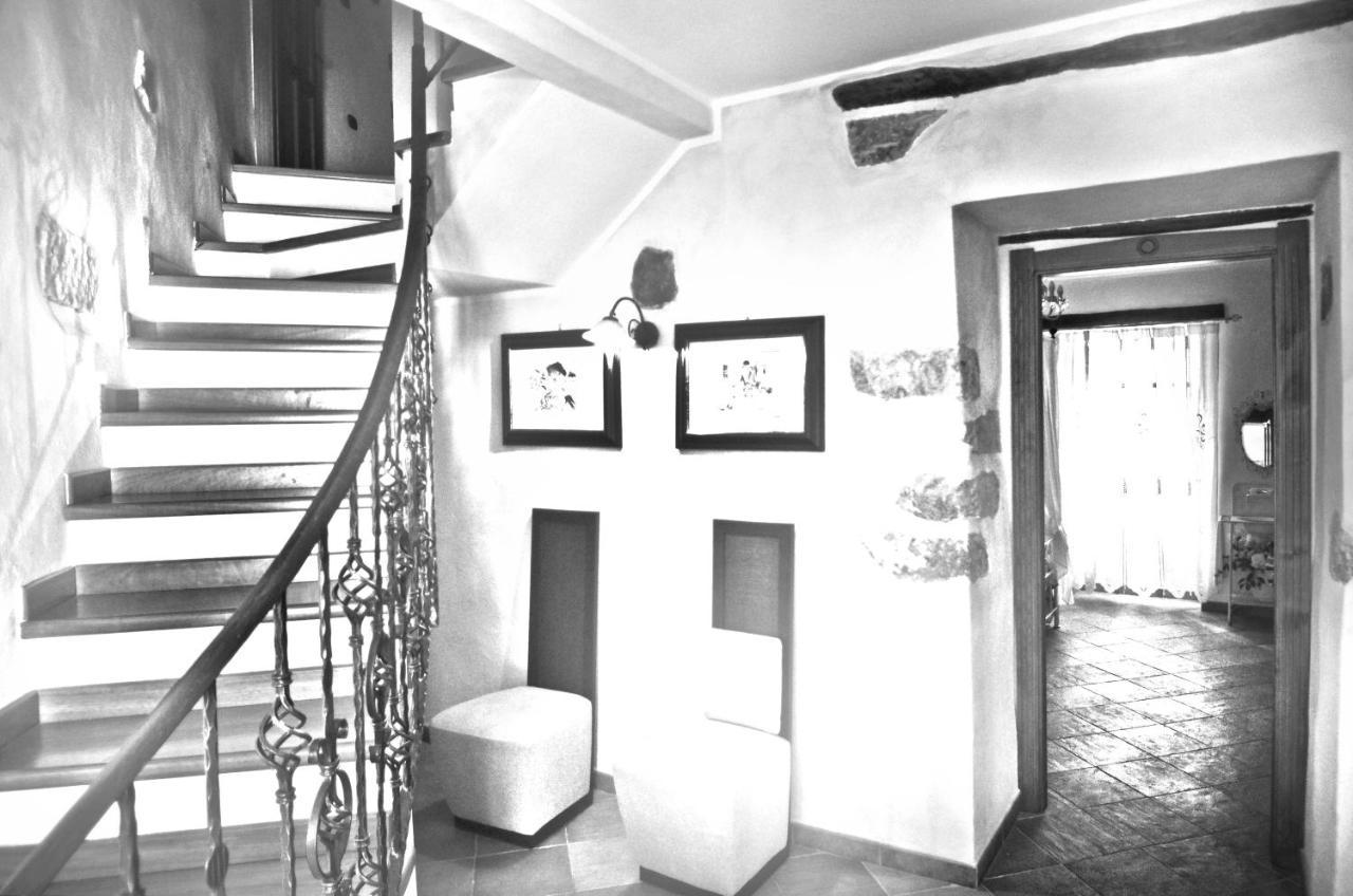 Casa De Ajala - B&B De Charme In Antica Dimora Totalmente Ristrutturata E Dotata Di Tutti I Confort Bagni Privati Spazio Living Patio Esterno Ambienti Climatizzati Degustazioni Prodotti Locali Làconi Exterior photo