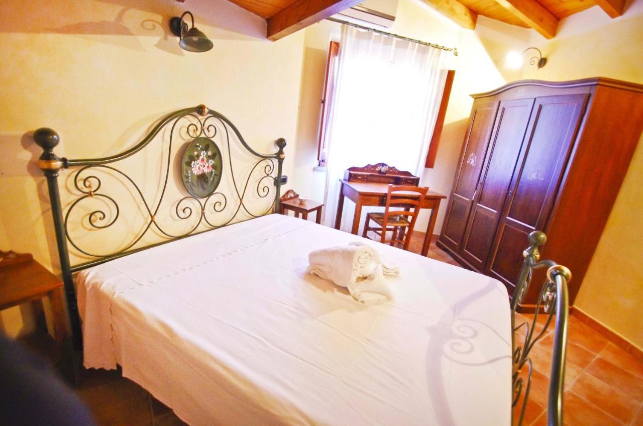 Casa De Ajala - B&B De Charme In Antica Dimora Totalmente Ristrutturata E Dotata Di Tutti I Confort Bagni Privati Spazio Living Patio Esterno Ambienti Climatizzati Degustazioni Prodotti Locali Làconi Exterior photo
